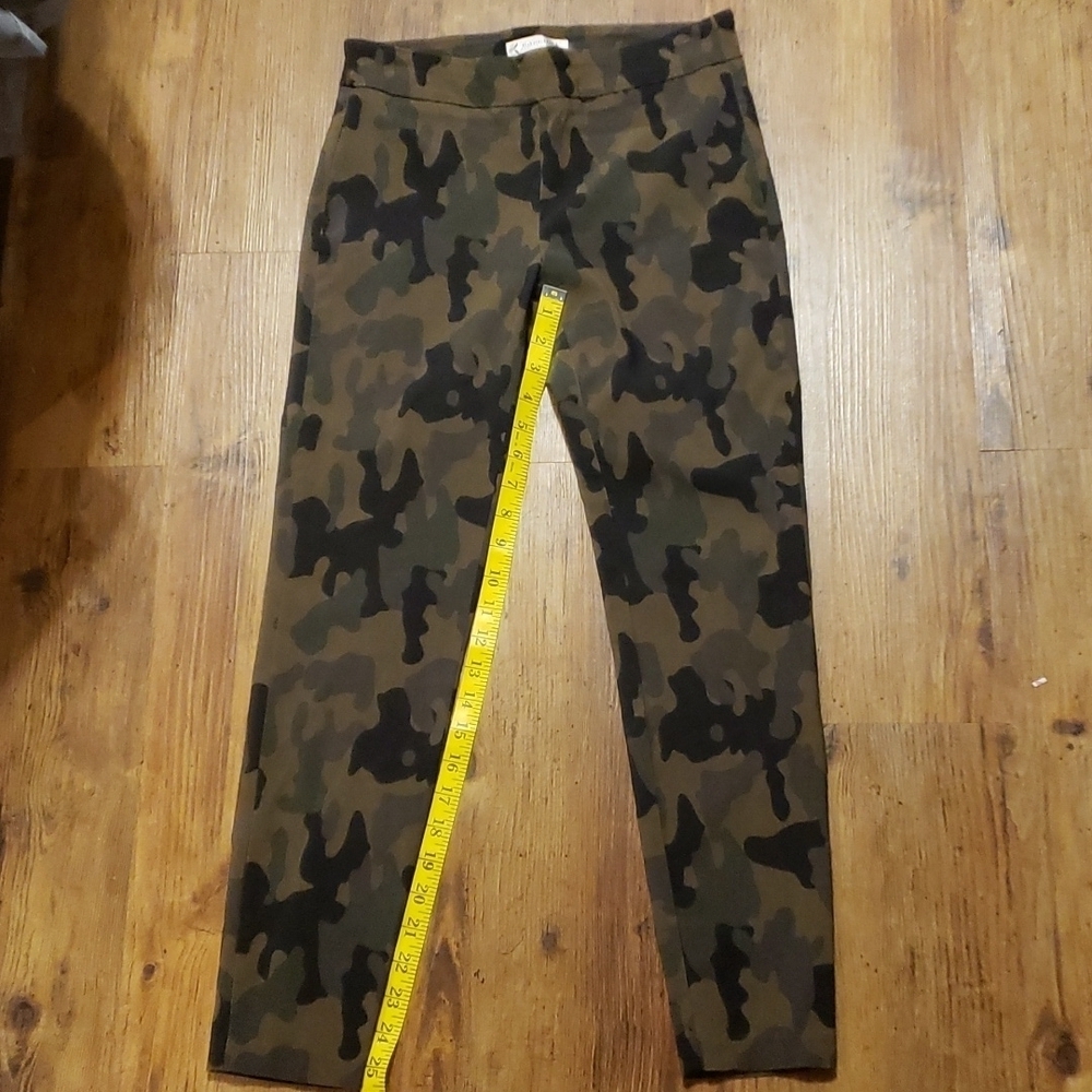 Nanette lepore camouflage stretch skinny crop pants